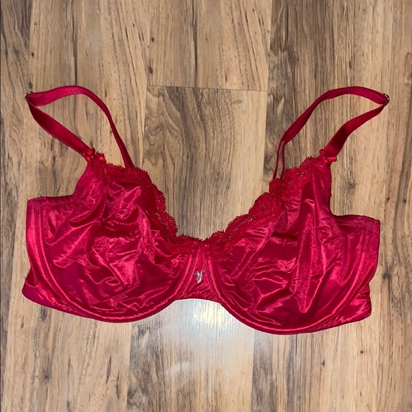 Victoria Secret Elegant Silk Red Lace Trim Bra - Picture 1 of 2